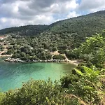 South Pilion شقة